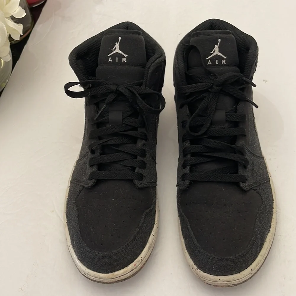 NIKE AIR JORDAN 1MID RUNNING SNEAKERS MENS SIZE 11